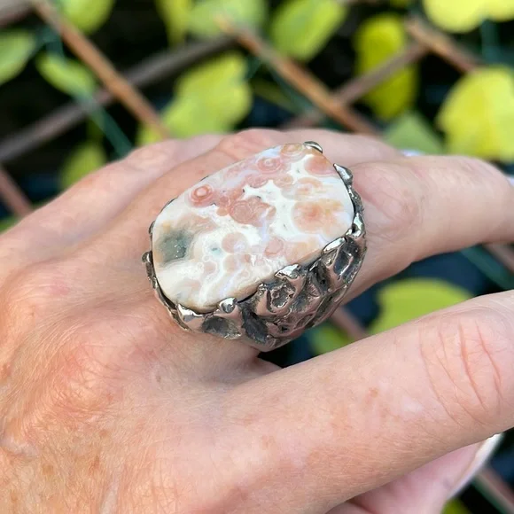 CORAL GODDESS RING - Picture 1 of 5